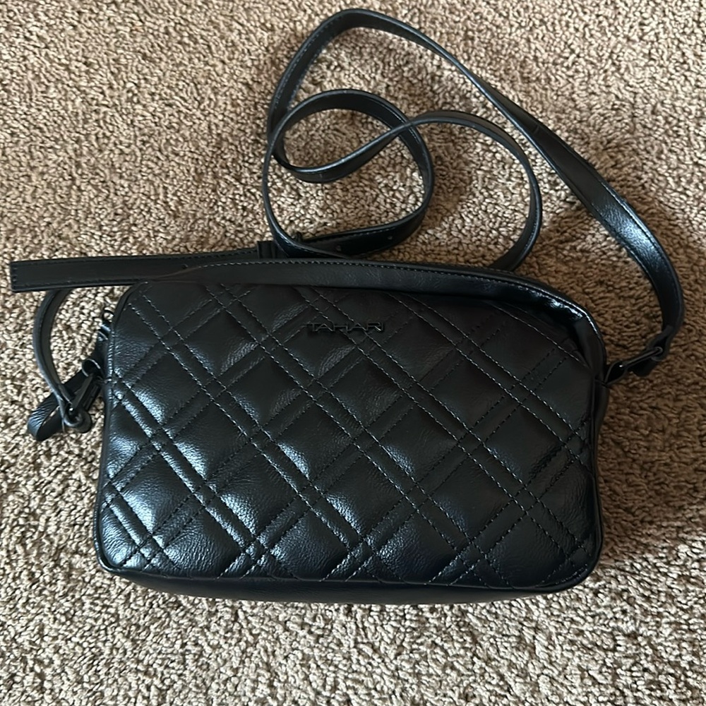TAHARI BLK CROSSBODY BAG